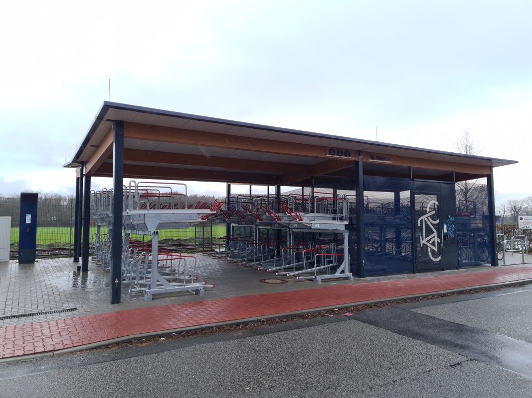 Die „Bike+Ride“-Anlage am AKN-Bahnhof Ulzburg-Süd ist in Betrieb. Foto: Gemeinde Henstedt-Ulzburg